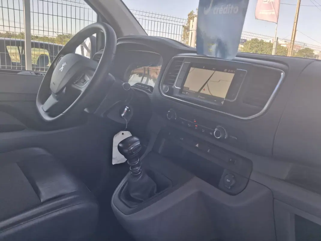 Peugeot Expert 2019 - 13400 EUR, 160000 km - AUTO.MOTO.pt - 160000km - foto 6 de 8
