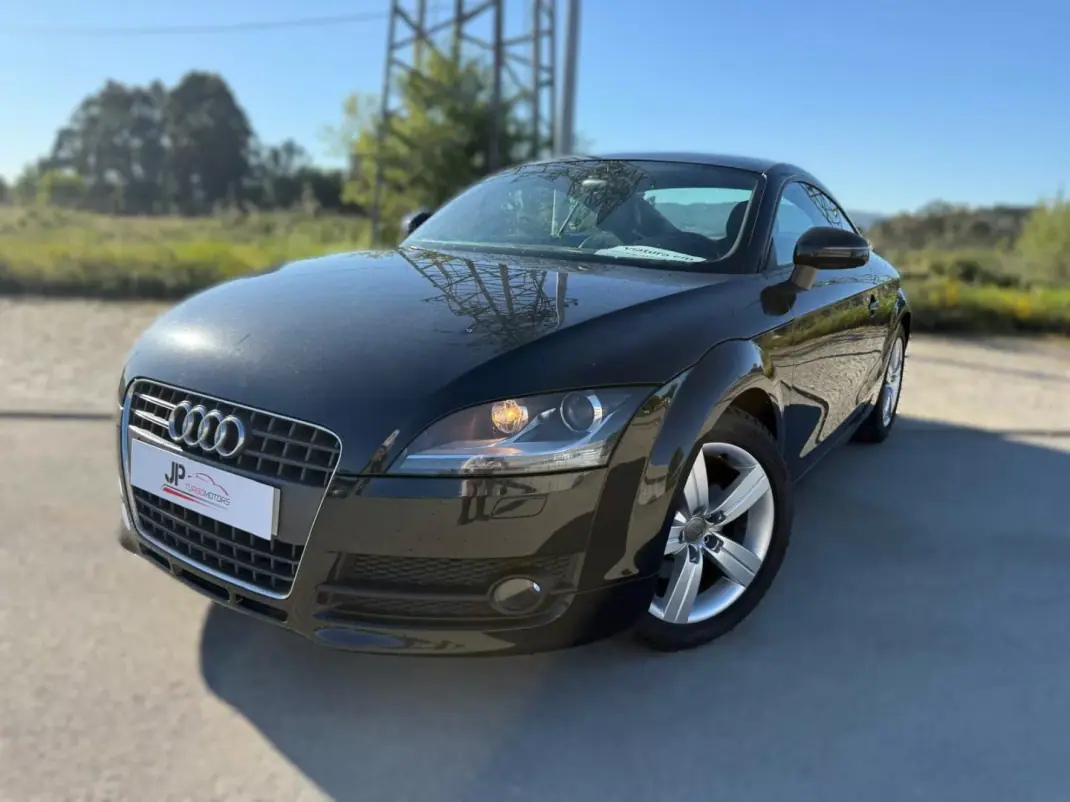Audi TT Coupé 2006 - 13990 EUR, 176994 km - AUTO.MOTO.pt - 176994km - foto 1 de 18