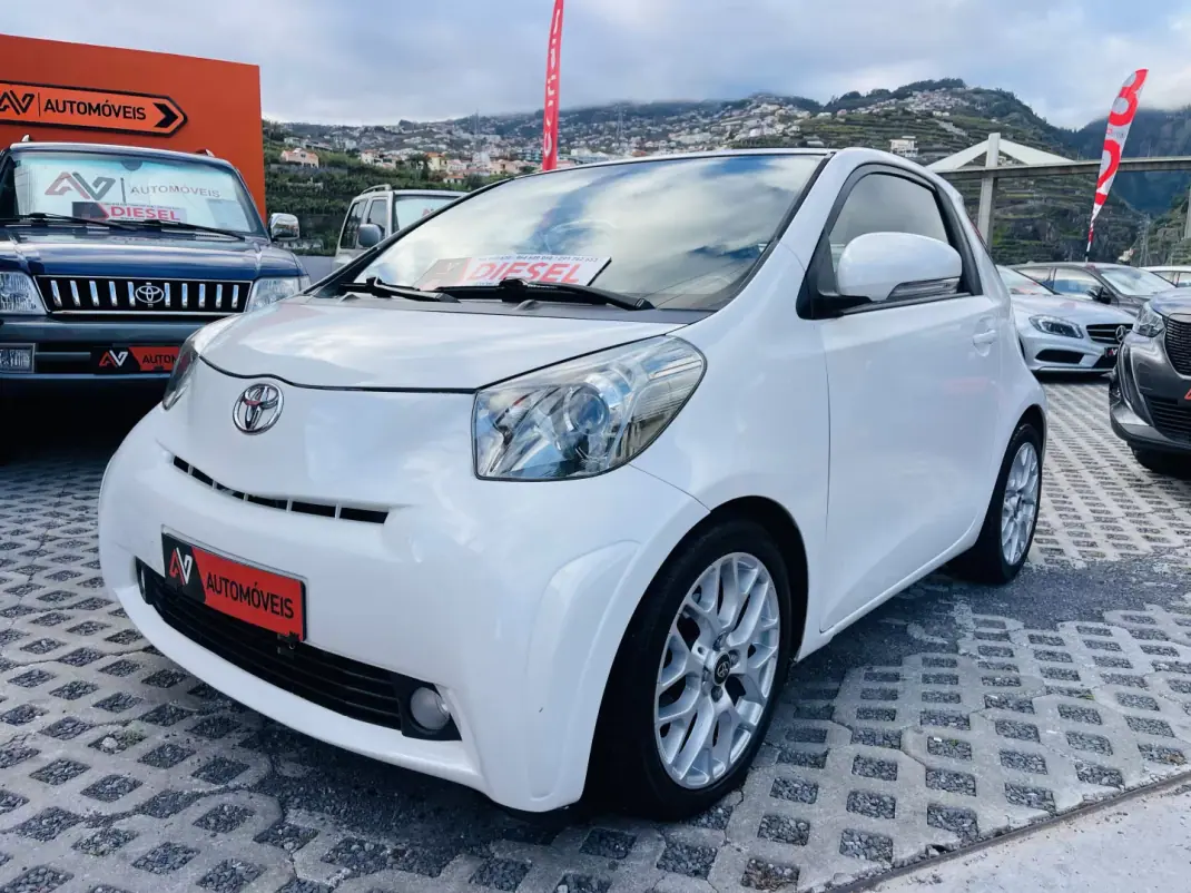 Toyota iQ 2010 - 11950 EUR, 145805 km - AUTO.MOTO.pt - 145805km - foto 3 de 12