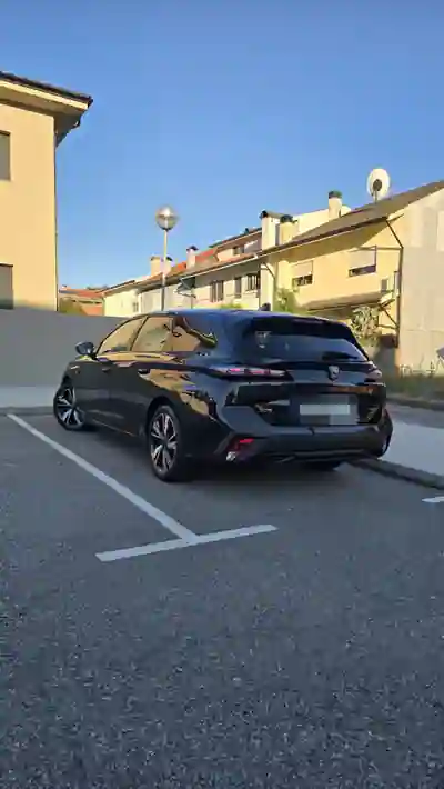 Peugeot 308 SW 2022 — foto 5 de 15