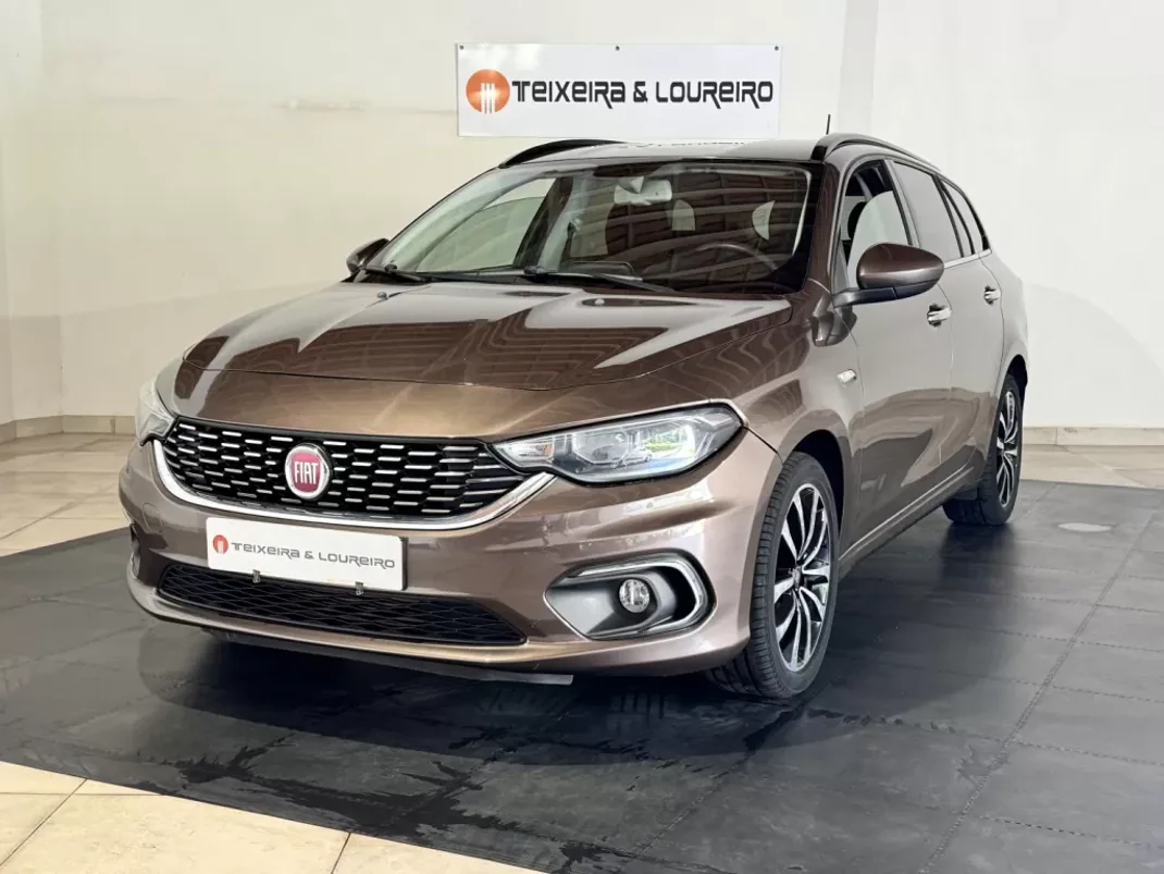 Fiat Tipo Station Wagon 2018 - 12900 EUR, 92385 km - AUTO.MOTO.pt - 92385km - foto 1 de 25