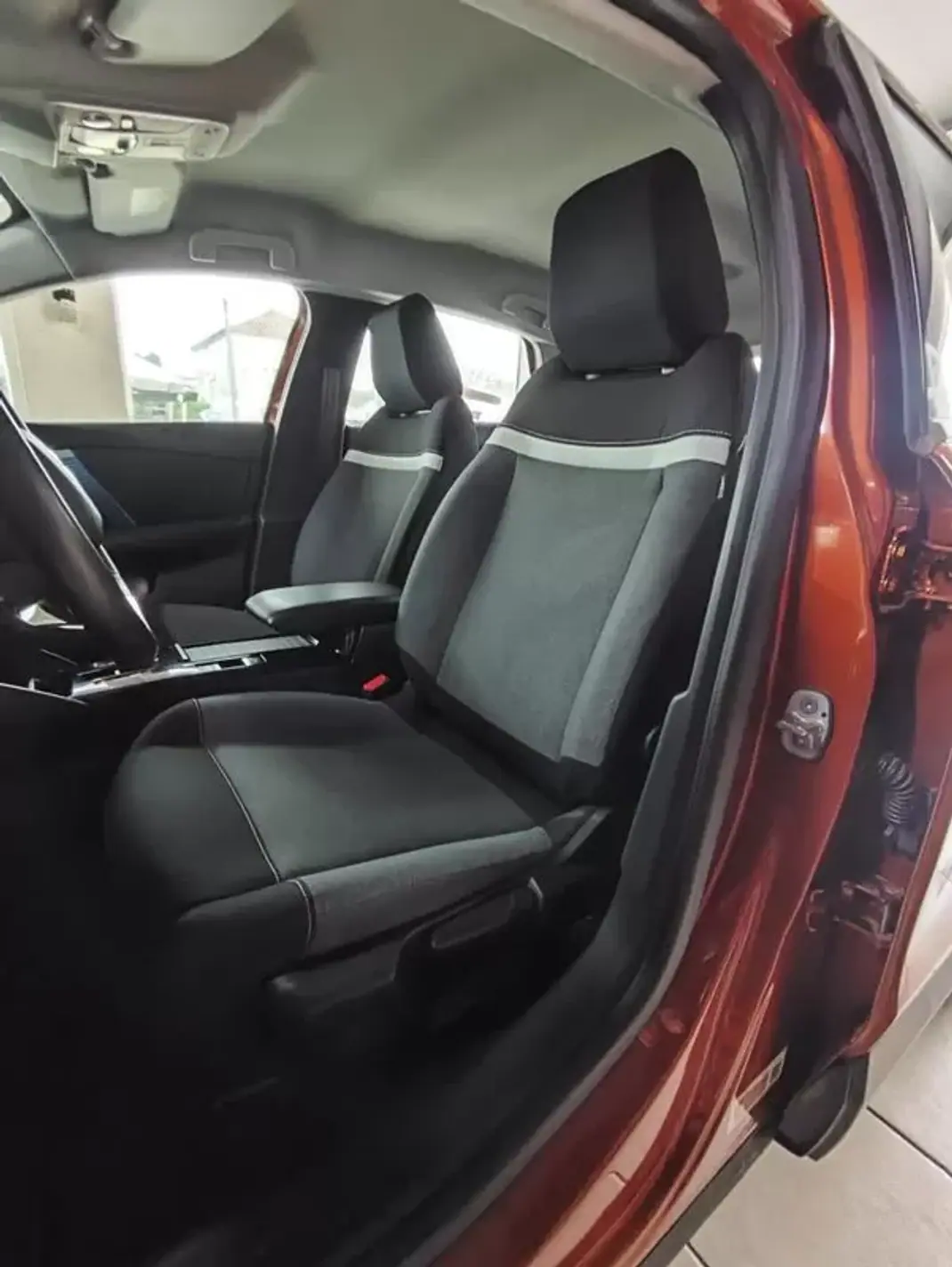 Citroën e-C4 2022 - 18500 EUR, 29900 km - AUTO.MOTO.pt - 29900km - foto 21 de 32