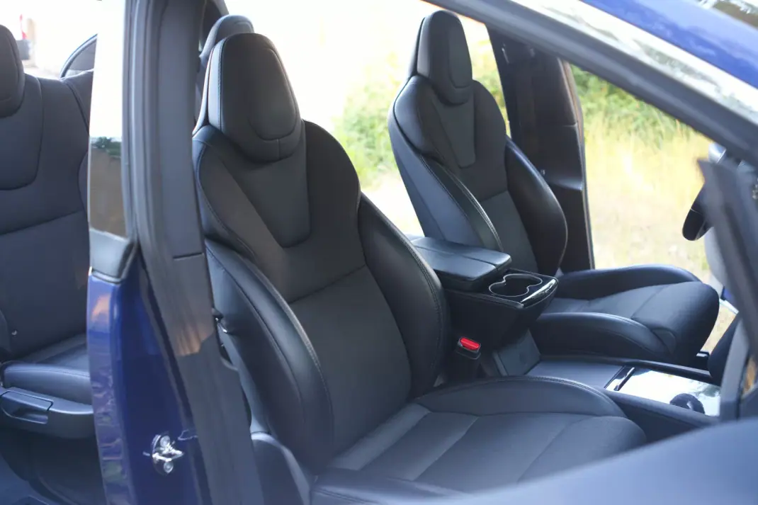 Tesla Model X 2018 - 33990 EUR, 98000 km - 98000km - foto 13 de 26