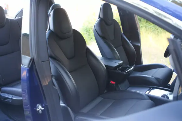 Tesla Model X 2018 - 33990 EUR, 98000 km - AUTO.MOTO.pt - 98000km - foto 13 de 26