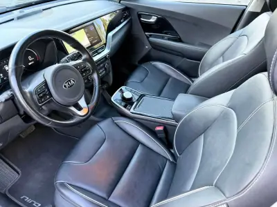 Kia e-Niro 2020 - 19900 EUR, 67500 km - AUTO.MOTO.pt - 67500km - foto 10 de 23