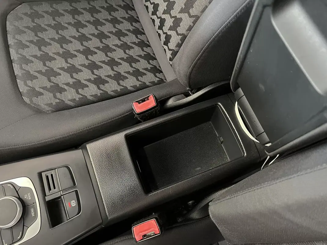 Audi A3 Sportback 2016 - 11900 EUR, 235294 km - AUTO.MOTO.pt - 235294km - foto 14 de 22