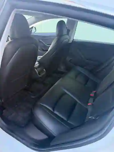 Tesla Model 3 2019 - 24000 EUR, 154000 km - AUTO.MOTO.pt - 154000km - foto 5 de 8