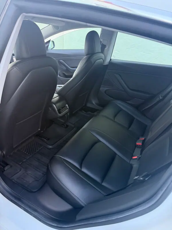 Tesla Model 3 2019 - 24000 EUR, 154000 km - AUTO.MOTO.pt - 154000km - foto 5 de 8
