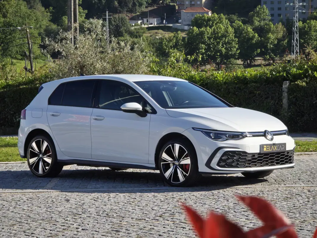 Volkswagen Golf 2020 - 21990 EUR, 66000 km - AUTO.MOTO.pt - 66000km - foto 14 de 33