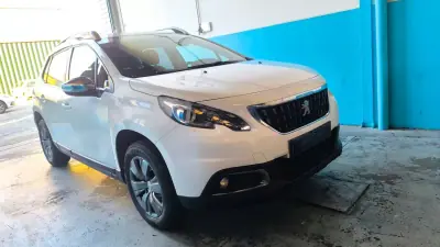 Peugeot 2008 2017 - 11500 EUR, 145000 km - AUTO.MOTO.pt - 145000km - foto 9 de 15