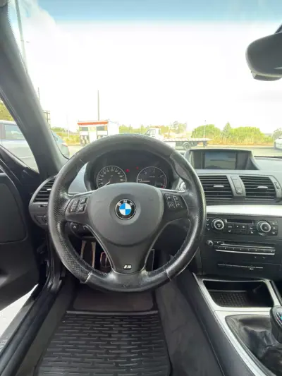 BMW 118 2010 - 12000 EUR, 176393 km - AUTO.MOTO.pt - 176393km - foto 9 de 18