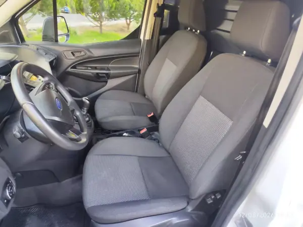 Ford Transit 2015 - 9780 EUR, 132500 km - AUTO.MOTO.pt - 132500km - foto 13 de 29