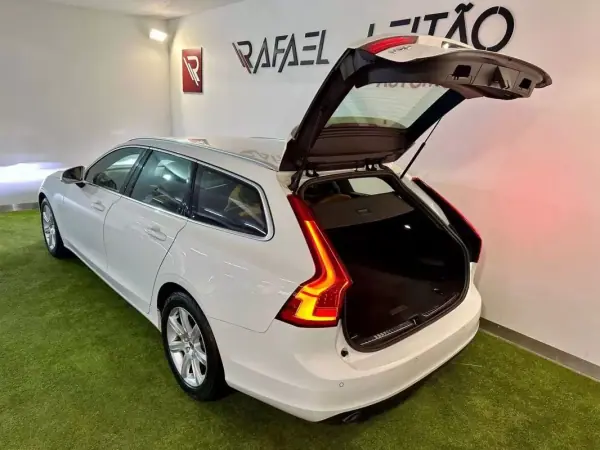 Volvo V90 2017 - 19750 EUR, 199000 km - AUTO.MOTO.pt - 199000km - foto 28 de 30