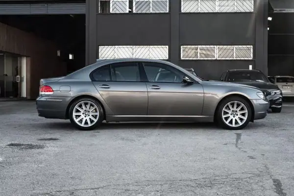 BMW 730 2005 - 16900 EUR, 164000 km - AUTO.MOTO.pt - 164000km - foto 3 de 22