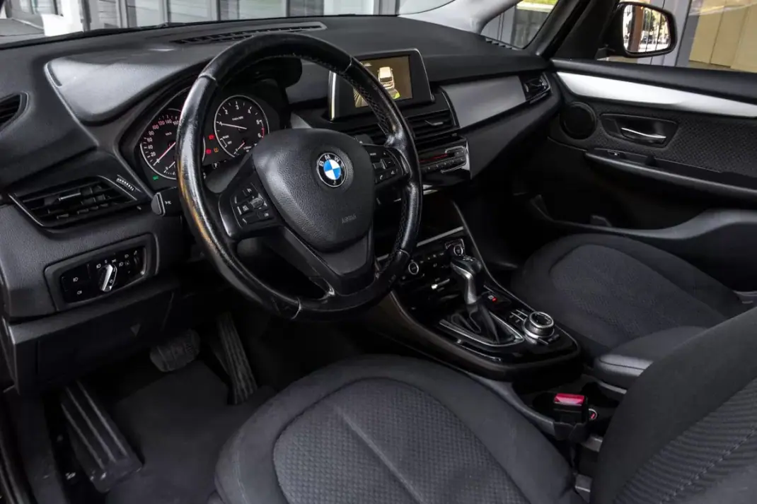 BMW 216 Gran Tourer 2017 - 13990 EUR, 172292 km - AUTO.MOTO.pt - 172292km - foto 21 de 40