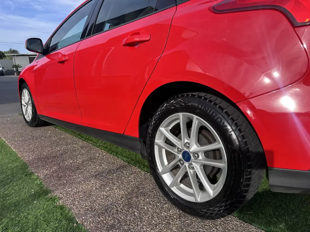 Ford Focus 2017 - 9900 EUR, 190000 km - AUTO.MOTO.pt - 190000km - foto 20 de 50