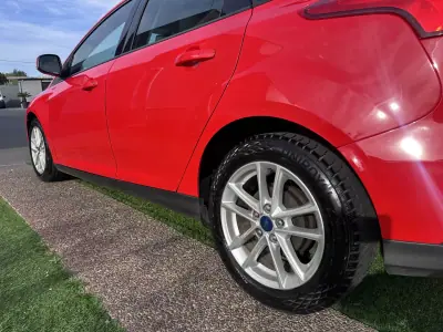 Ford Focus 2017 - 9900 EUR, 190000 km - AUTO.MOTO.pt - 190000km - foto 20 de 50