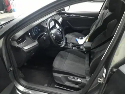 Skoda Octavia Break 2023 - 17999 EUR, 171023 km - AUTO.MOTO.pt - 171023km - foto 6 de 10