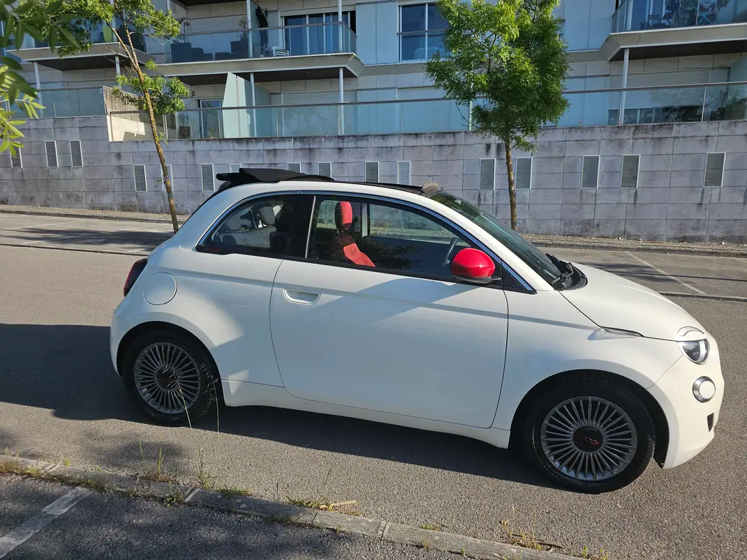 Fiat 500e C 2021 - 14250 EUR, 75000 km - AUTO.MOTO.pt - 75000km - foto 23 de 26