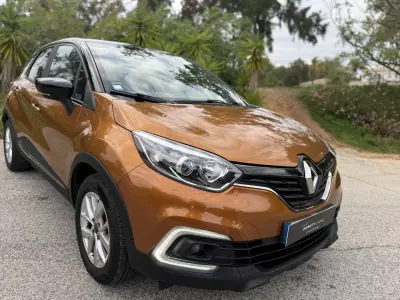 Renault Captur 2019 - 13999 EUR, 60000 km - AUTO.MOTO.pt - 60000km - foto 3 de 11