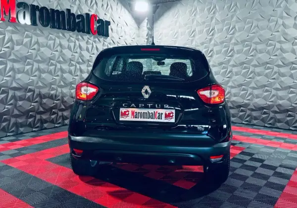 Renault Captur 2016 - 11990 EUR, 114588 km - AUTO.MOTO.pt - 114588km - foto 5 de 38