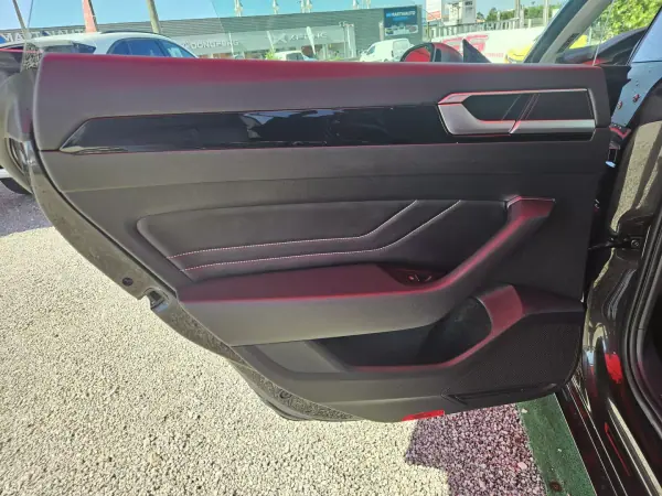 Volkswagen Arteon 2022 - 30500 EUR, 32500 km - AUTO.MOTO.pt - 32500km - foto 48 de 51