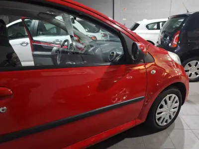 Citroën C1 2013 - 5900 EUR, 129862 km - AUTO.MOTO.pt - 129862km - foto 7 de 11