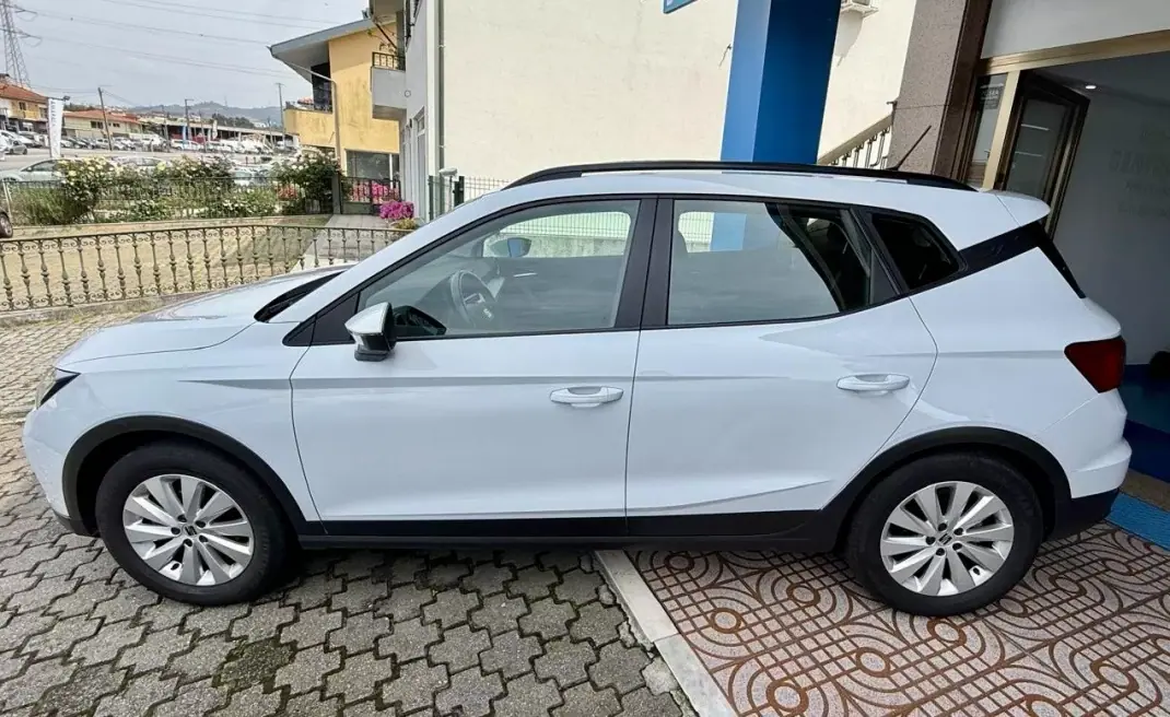 SEAT Arona 2023 - 16950 EUR, 36000 km - AUTO.MOTO.pt - 36000km - foto 6 de 25