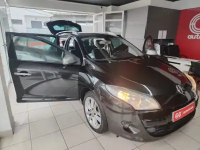 Renault Mégane Sport Tourer 2009 - 5750 EUR, 210000 km - AUTO.MOTO.pt - 210000km - foto 16 de 34
