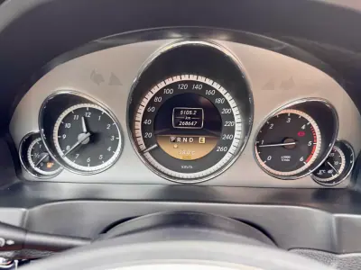 Mercedes-Benz E 220 2011 - 14500 EUR, 268000 km - AUTO.MOTO.pt - 268000km - foto 13 de 18