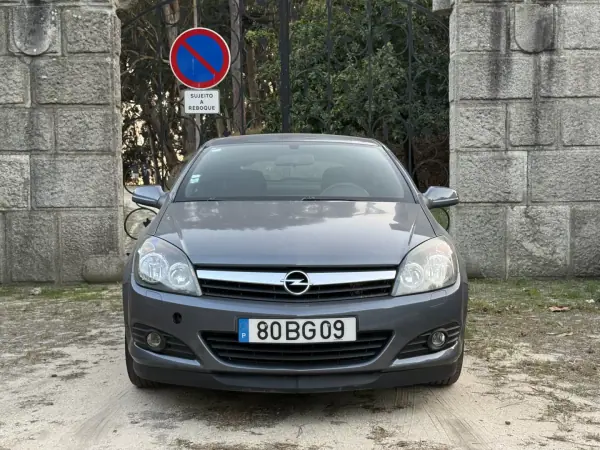 Opel Astra GTC 1.6 Easytronic 2006 Petrol