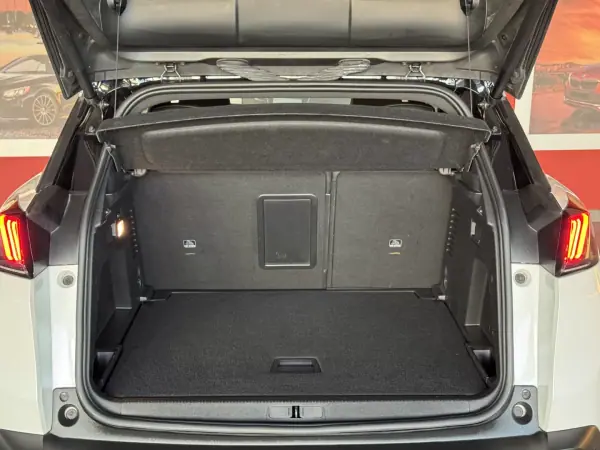Peugeot 3008 2021 - 29990 EUR, 73877 km - AUTO.MOTO.pt - 73877km - foto 12 de 23
