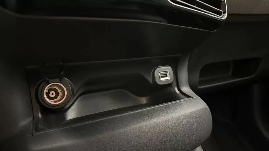 Citroën C4 Cactus 2020 - 10990 EUR, 176794 km - AUTO.MOTO.pt - 176794km - foto 13 de 27