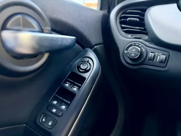 Fiat 500X 2022 - 15950 EUR, 47000 km - AUTO.MOTO.pt - 47000km - foto 17 de 25
