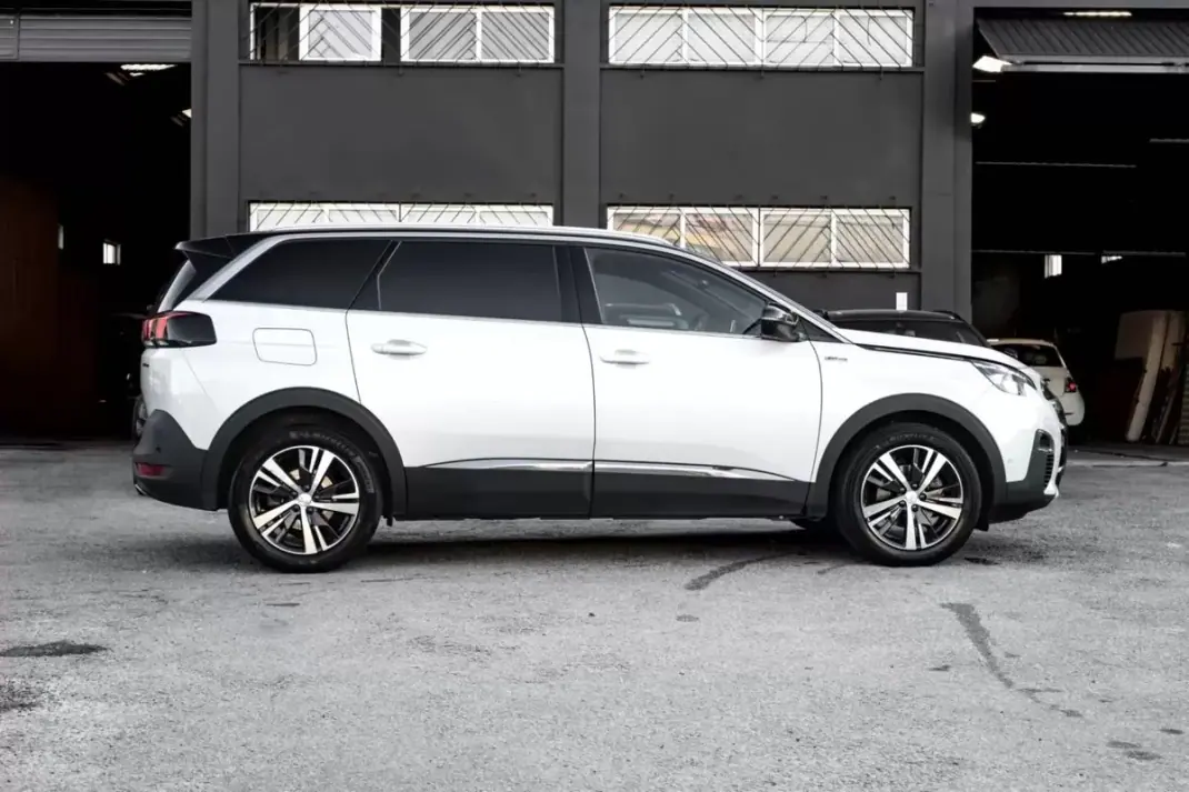 Peugeot 5008 2019 - 21999 EUR, 101000 km - 101000km - foto 3 de 27