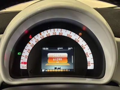 Smart ForFour 2018 - 12450 EUR, 61298 km - 61298km - foto 10 de 16