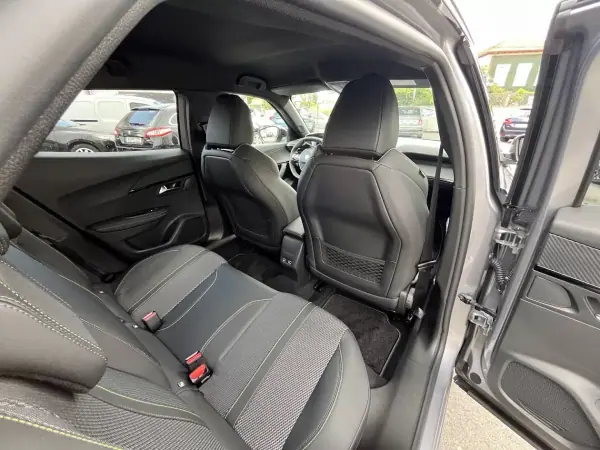 Peugeot e-2008 2025 - 32950 EUR, 80 km - AUTO.MOTO.pt - 80km - foto 38 de 68