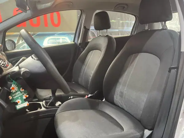 Fiat Punto 2015 - 6250 EUR, 198000 km - AUTO.MOTO.pt - 198000km - foto 21 de 31