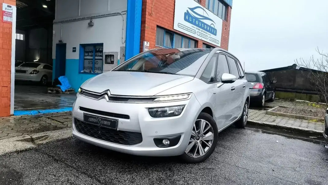 Citroën C4 Grand Picasso 2015 - 10900 EUR, 175000 km - AUTO.MOTO.pt - 175000km - foto 1 de 17