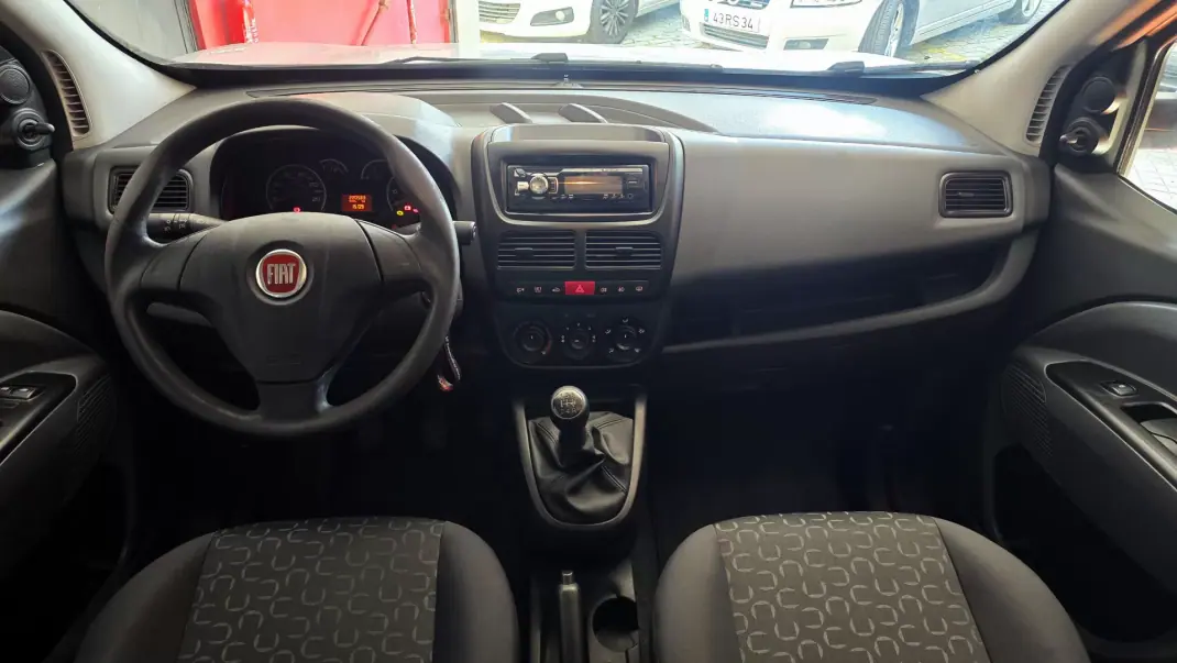 Fiat Doblo 2013 - 7750 EUR, 220583 km - AUTO.MOTO.pt - 220583km - foto 10 de 33