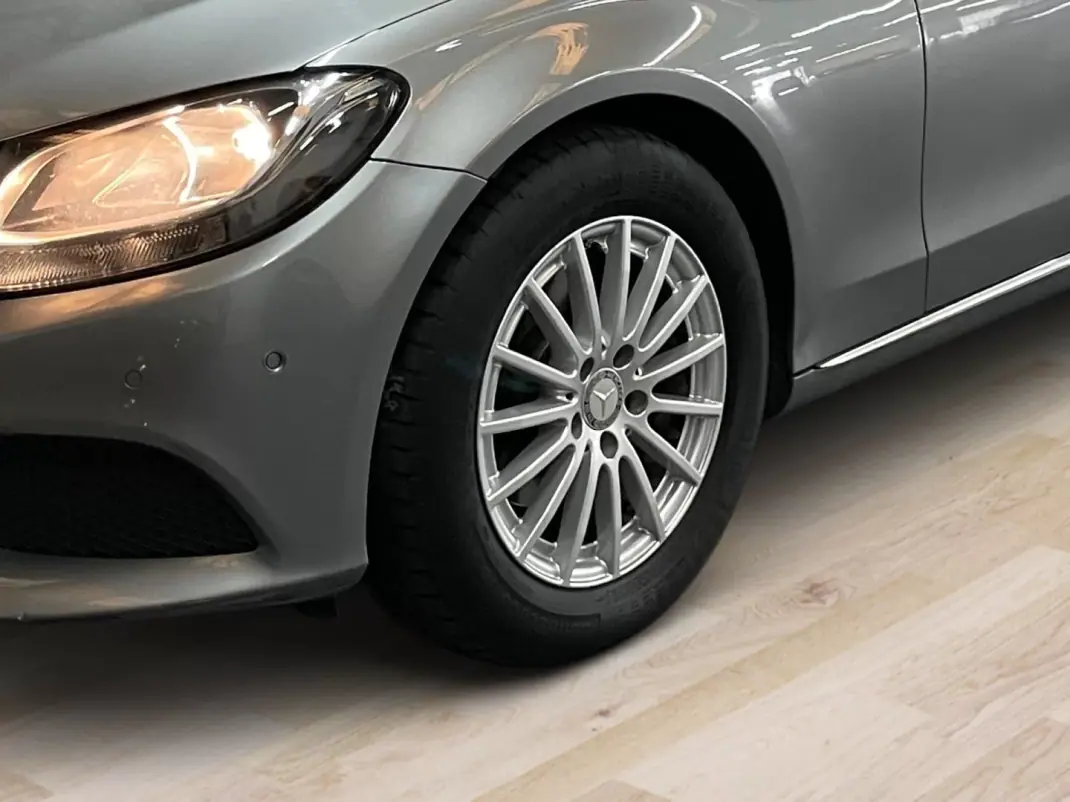 Mercedes-Benz C 180 2015 - 14950 EUR, 208000 km - 208000km - foto 6 de 20