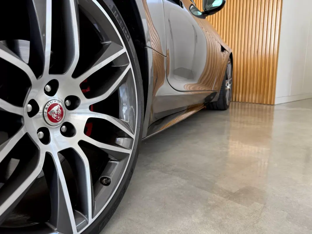 Jaguar F-Type 2018 - 46000 EUR, 64300 km - AUTO.MOTO.pt - 64300km - foto 75 de 135