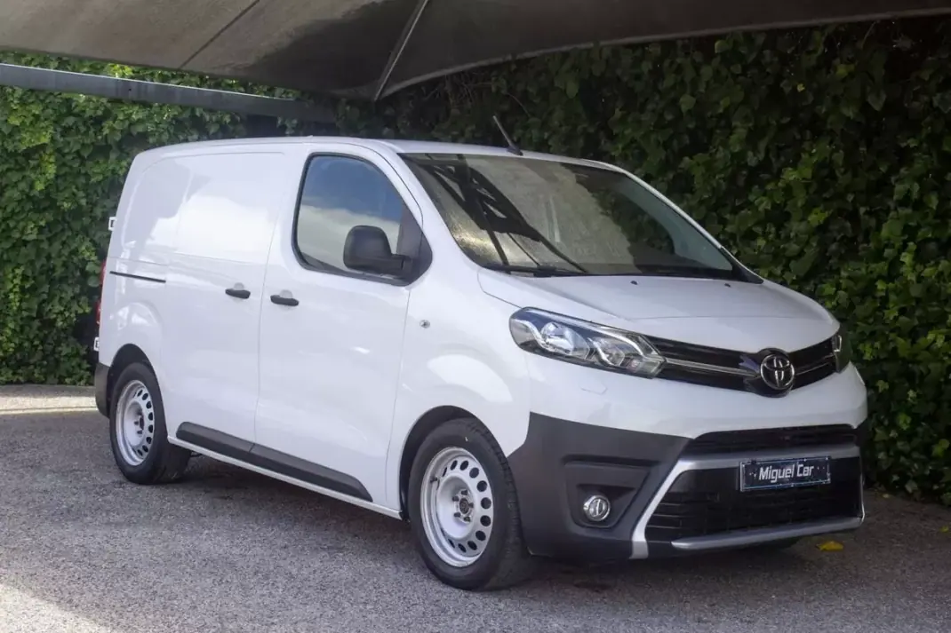 Toyota Proace 1.6 D4D L1H1 2019 - 15900 EUR, 65000 km - AUTO.MOTO.pt - 65000km - foto 1 de 15