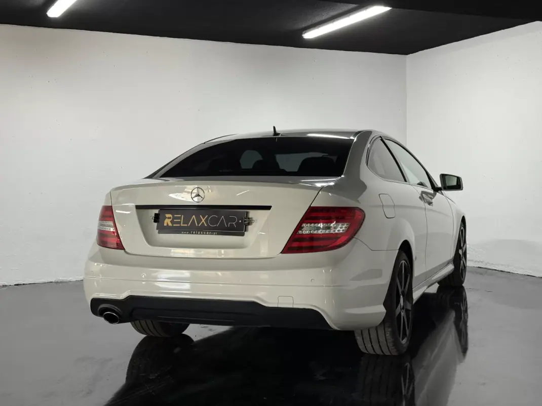 Mercedes-Benz C 250 2011 - 18500 EUR, 193000 km - AUTO.MOTO.pt - 193000km - foto 13 de 22