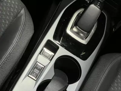 Peugeot e-2008 2020 - 18990 EUR, 50000 km - AUTO.MOTO.pt - 50000km - foto 36 de 51