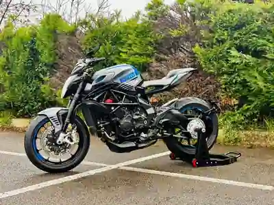 MV Agusta Brutale 800 RR Pirelli 2019 - 22500 EUR, 5300 km - 5300km - foto 7 de 8