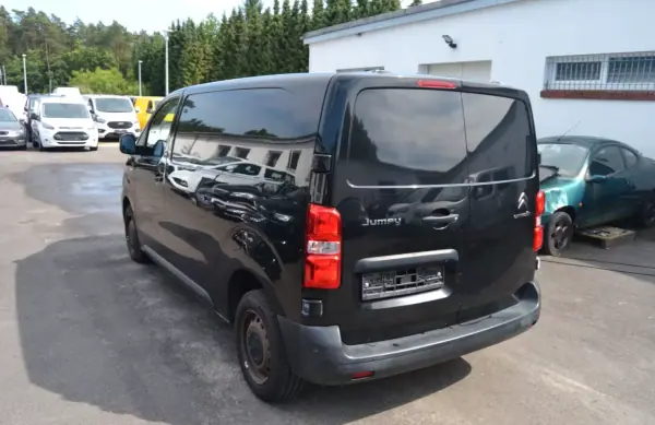 Citroën Jumpy 2015 - 9000 EUR, 159000 km - AUTO.MOTO.pt - 159000km - foto 4 de 11