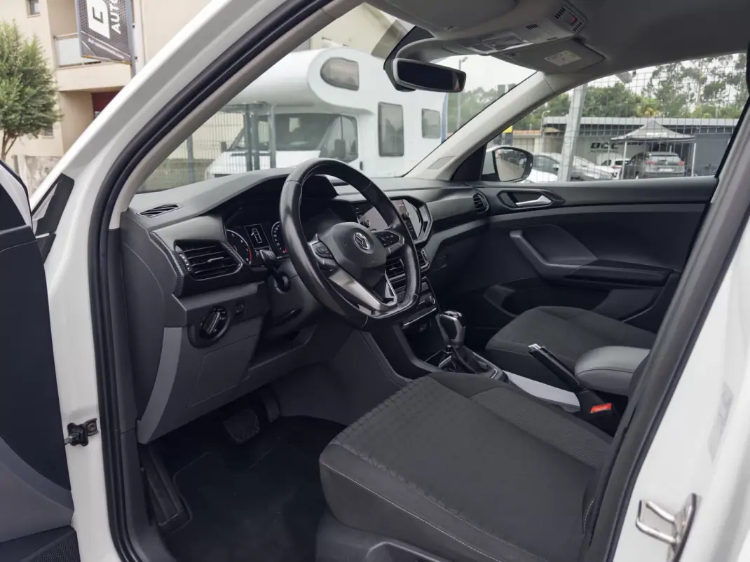 Volkswagen T-Cross 2019 - 17990 EUR, 105000 km - 105000km - foto 16 de 39