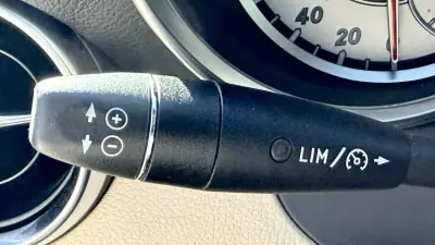 Mercedes-Benz SLK 200 2011 - 25950 EUR, 116975 km - AUTO.MOTO.pt - 116975km - foto 49 de 80