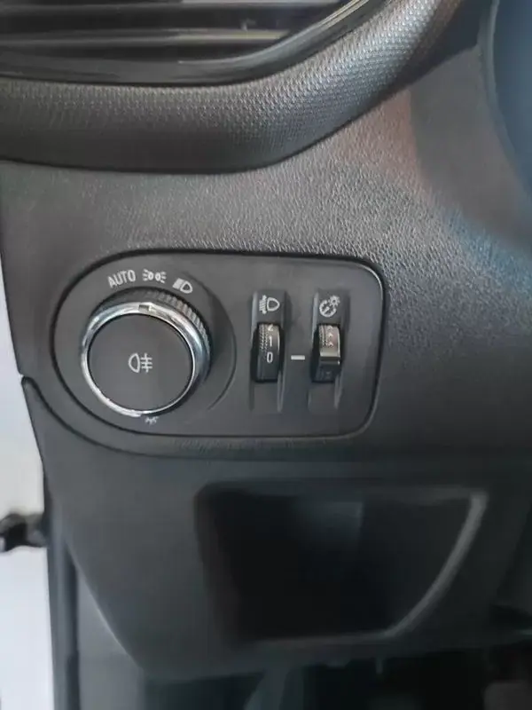 Opel Crossland X 2019 - 11950 EUR, 65500 km - AUTO.MOTO.pt - 65500km - foto 26 de 38